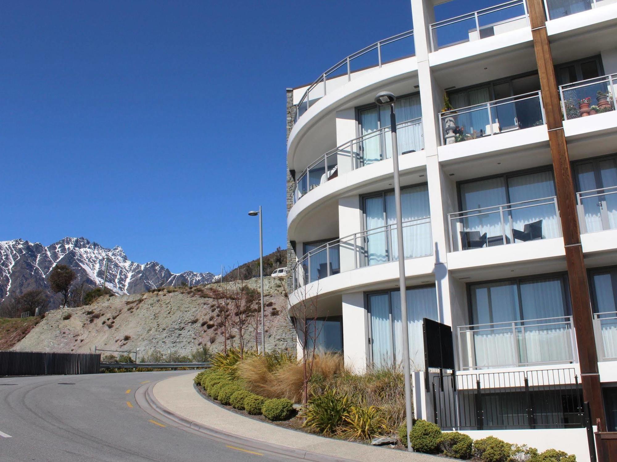 Queenstown Village Apartments Exterior photo
