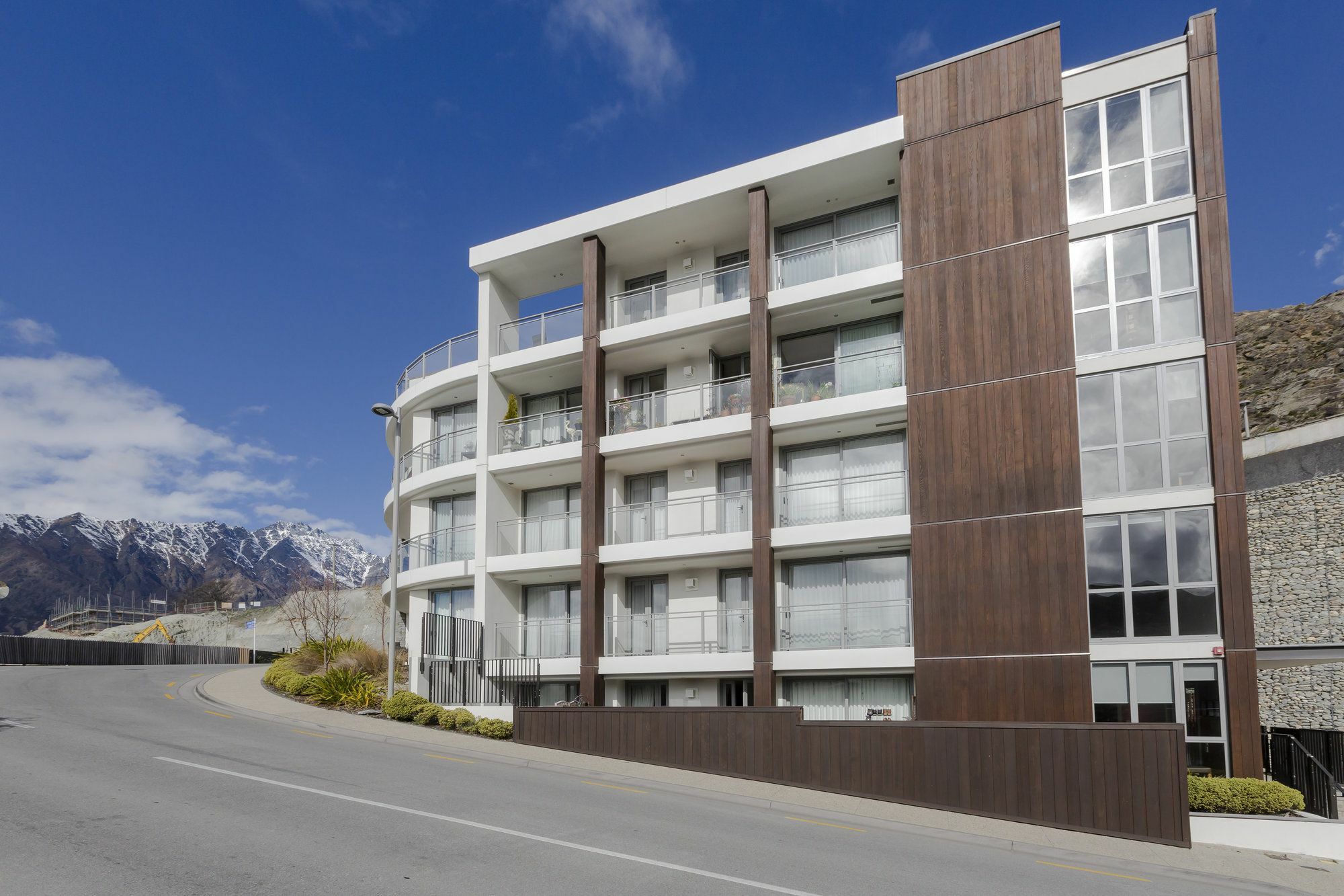 Queenstown Village Apartments Exterior photo