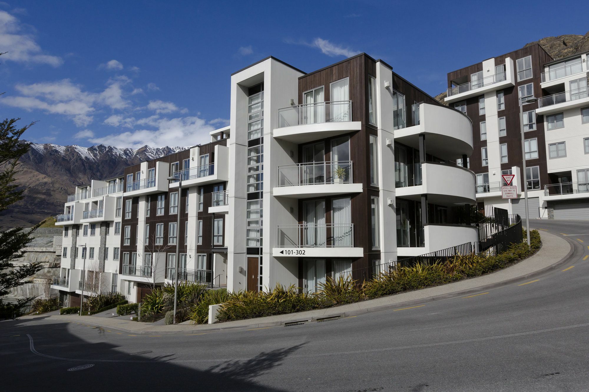Queenstown Village Apartments Exterior photo